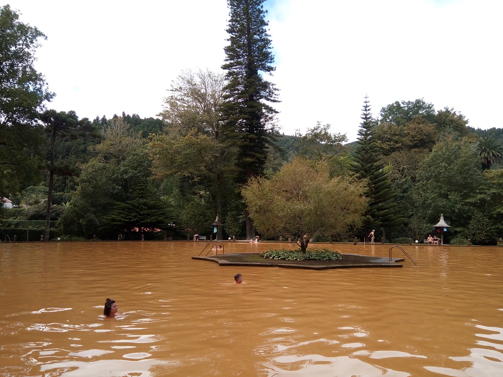 gorące żródła Terra Nostra w Furnas