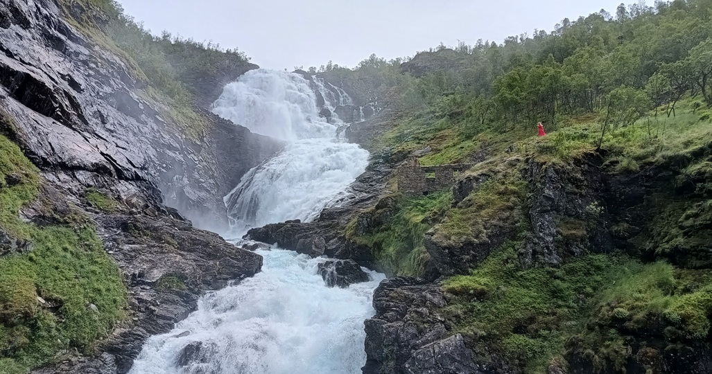 wodospad Kjosfossen