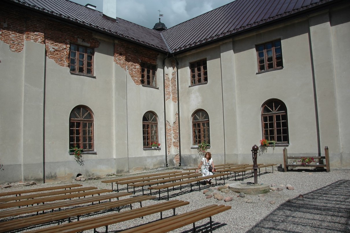 Dziedziniec klasztorny