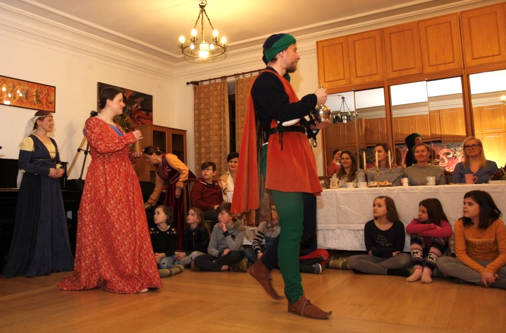 wnoszenie jedzenia