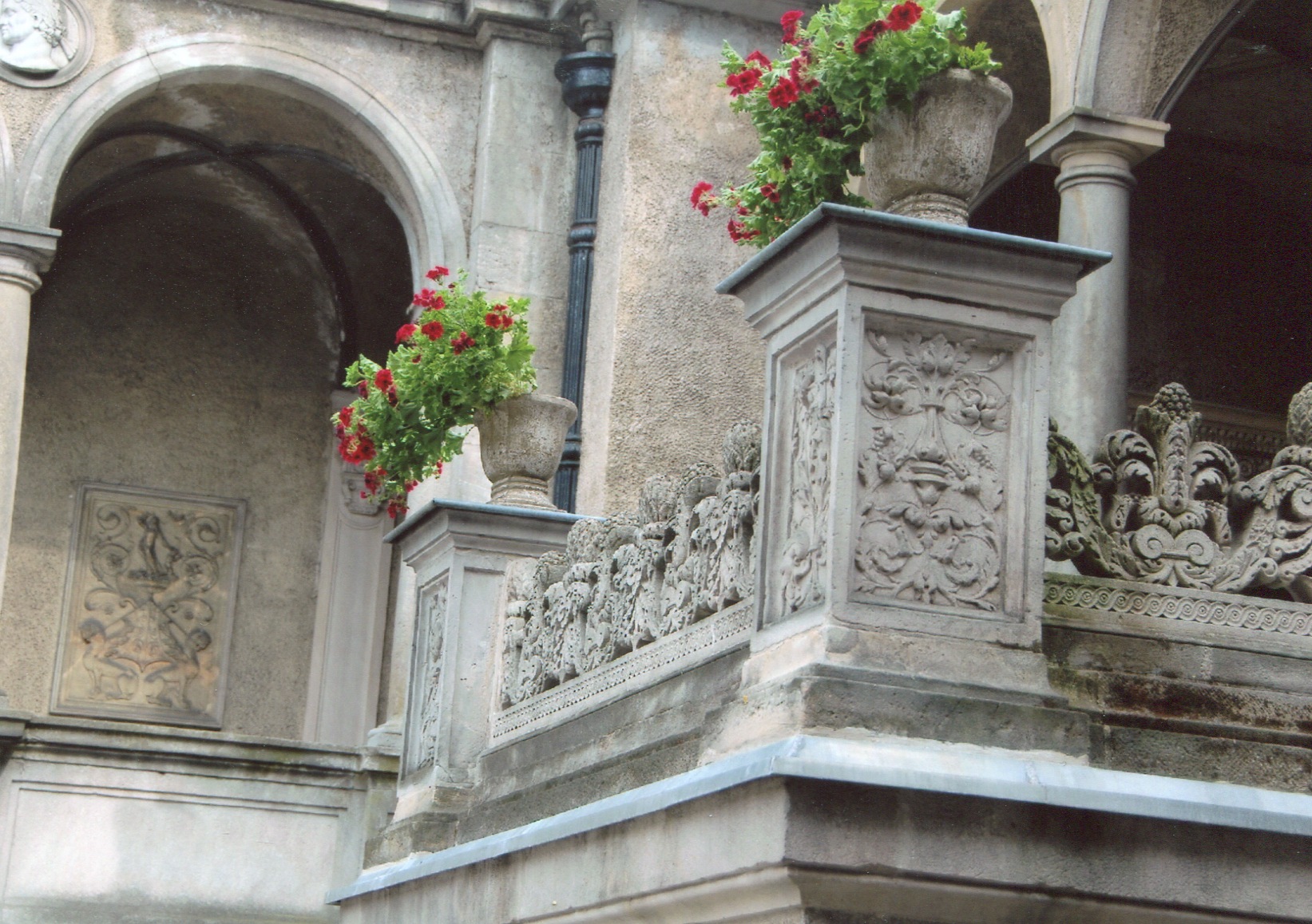 Gołuchów - arkady